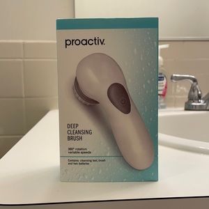 Proactiv Deep Cleaning Brush